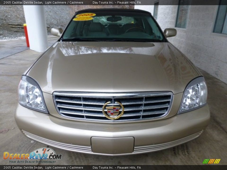 2005 Cadillac DeVille Sedan Light Cashmere / Cashmere Photo #6