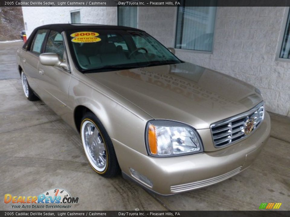 2005 Cadillac DeVille Sedan Light Cashmere / Cashmere Photo #7
