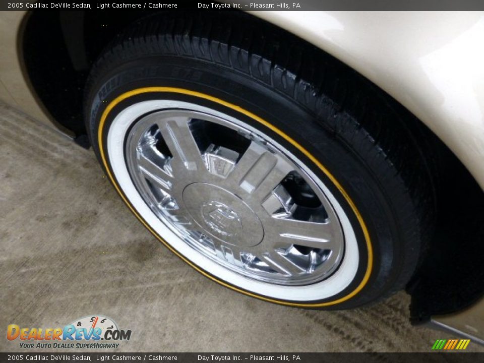 2005 Cadillac DeVille Sedan Light Cashmere / Cashmere Photo #8