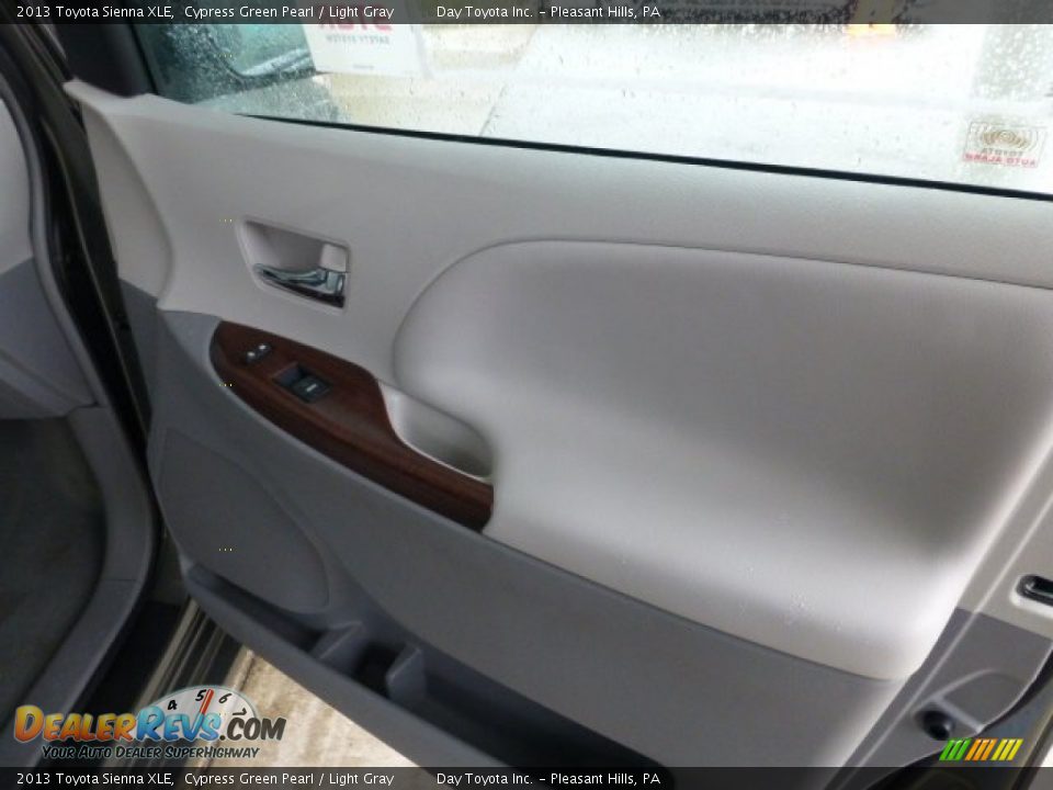 2013 Toyota Sienna XLE Cypress Green Pearl / Light Gray Photo #11