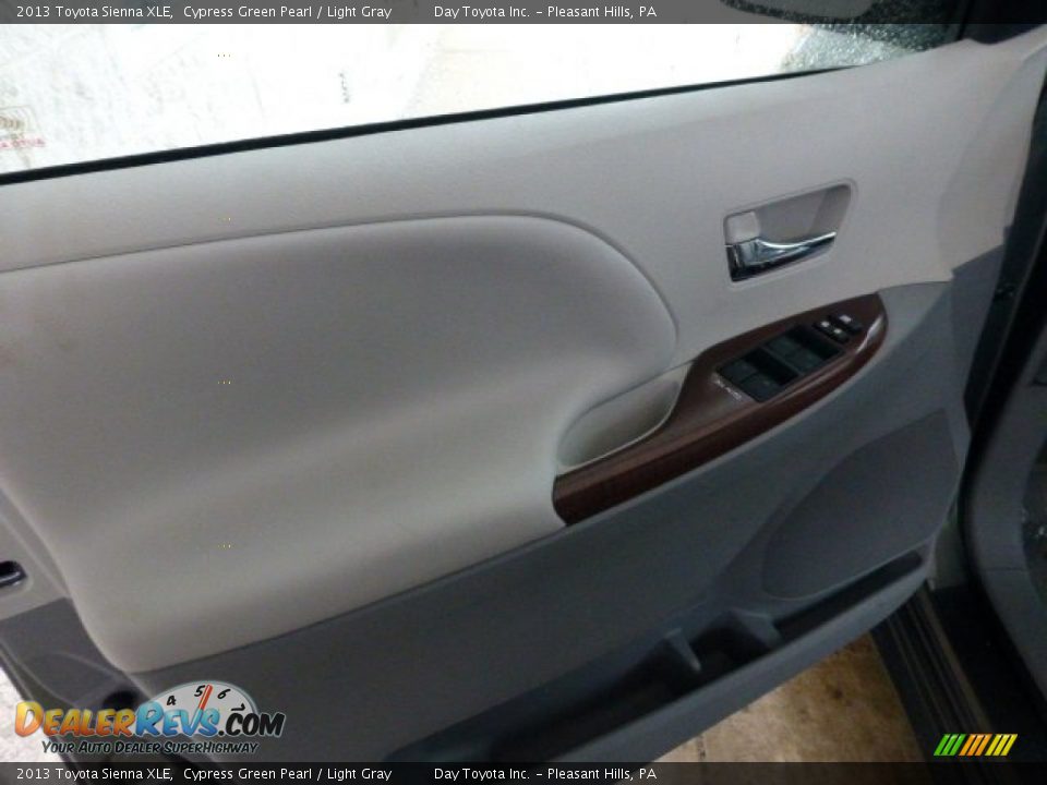 2013 Toyota Sienna XLE Cypress Green Pearl / Light Gray Photo #17