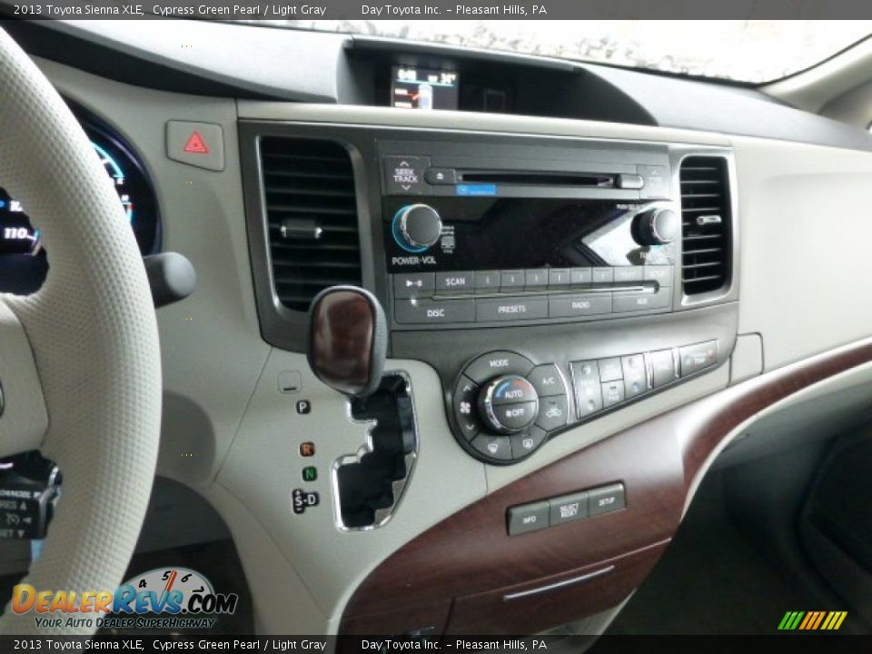 2013 Toyota Sienna XLE Cypress Green Pearl / Light Gray Photo #19