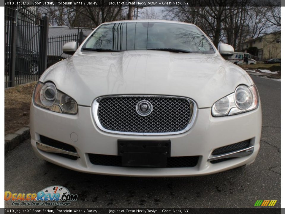 2010 Jaguar XF Sport Sedan Porcelain White / Barley Photo #2