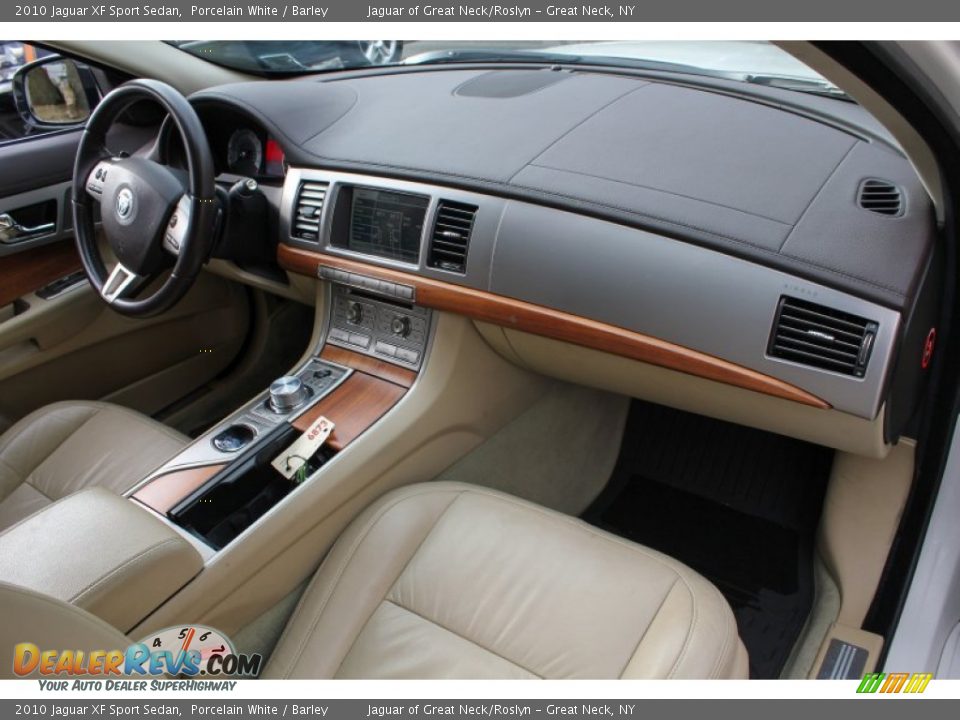 2010 Jaguar XF Sport Sedan Porcelain White / Barley Photo #11