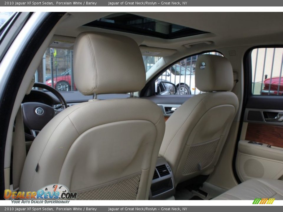2010 Jaguar XF Sport Sedan Porcelain White / Barley Photo #17