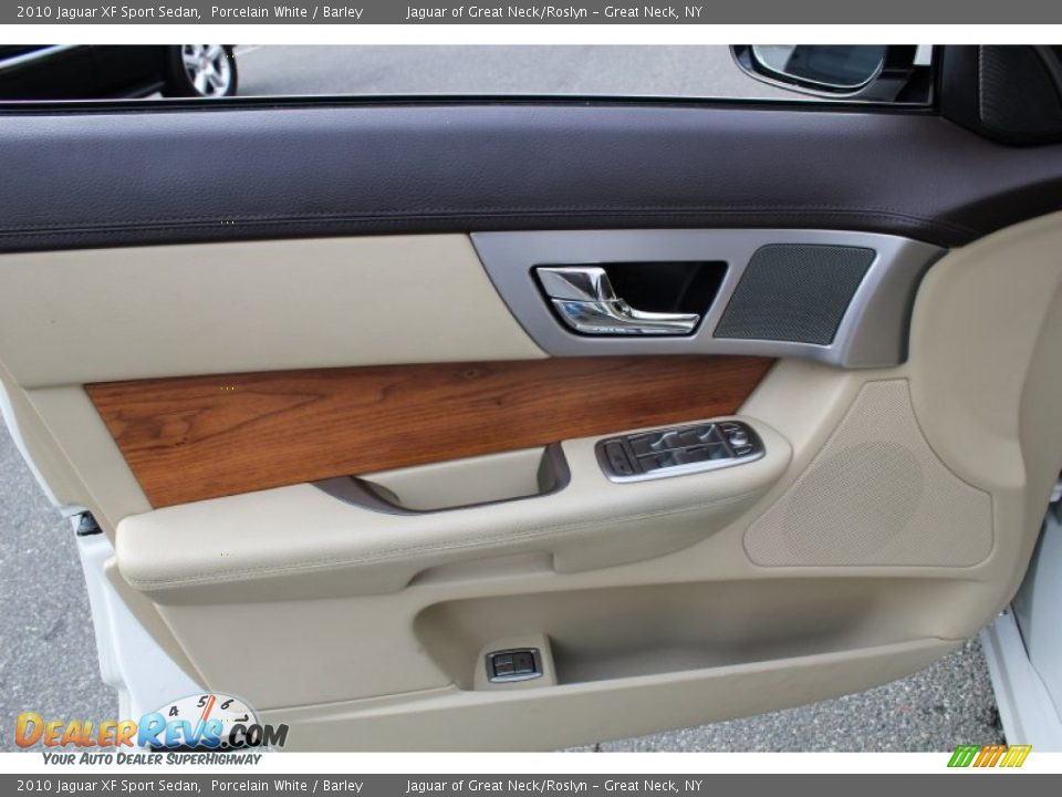 2010 Jaguar XF Sport Sedan Porcelain White / Barley Photo #18