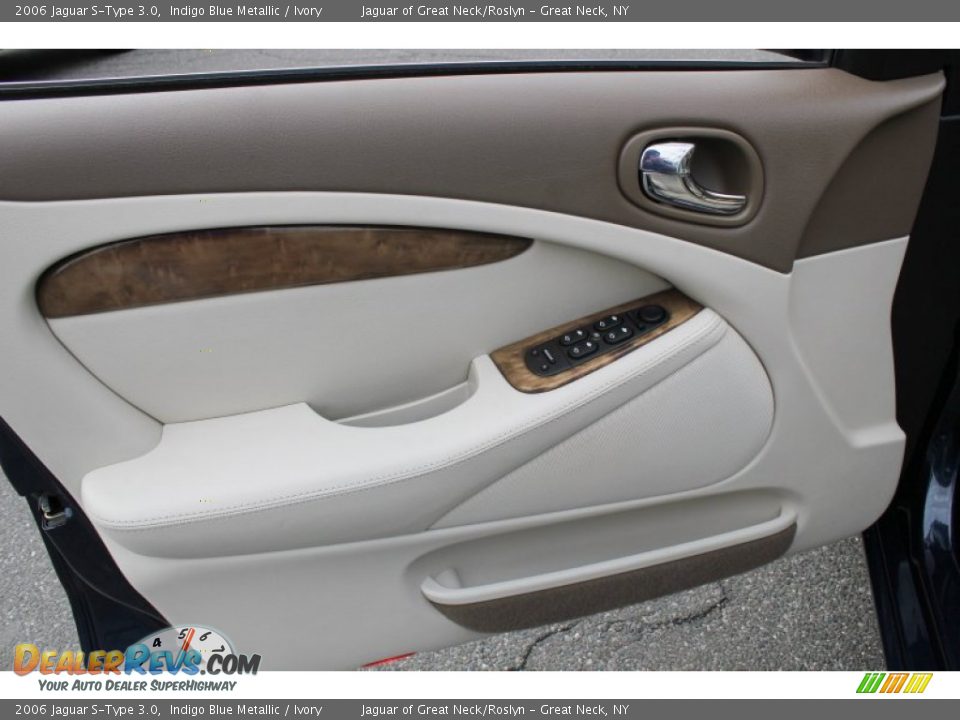 Door Panel of 2006 Jaguar S-Type 3.0 Photo #18