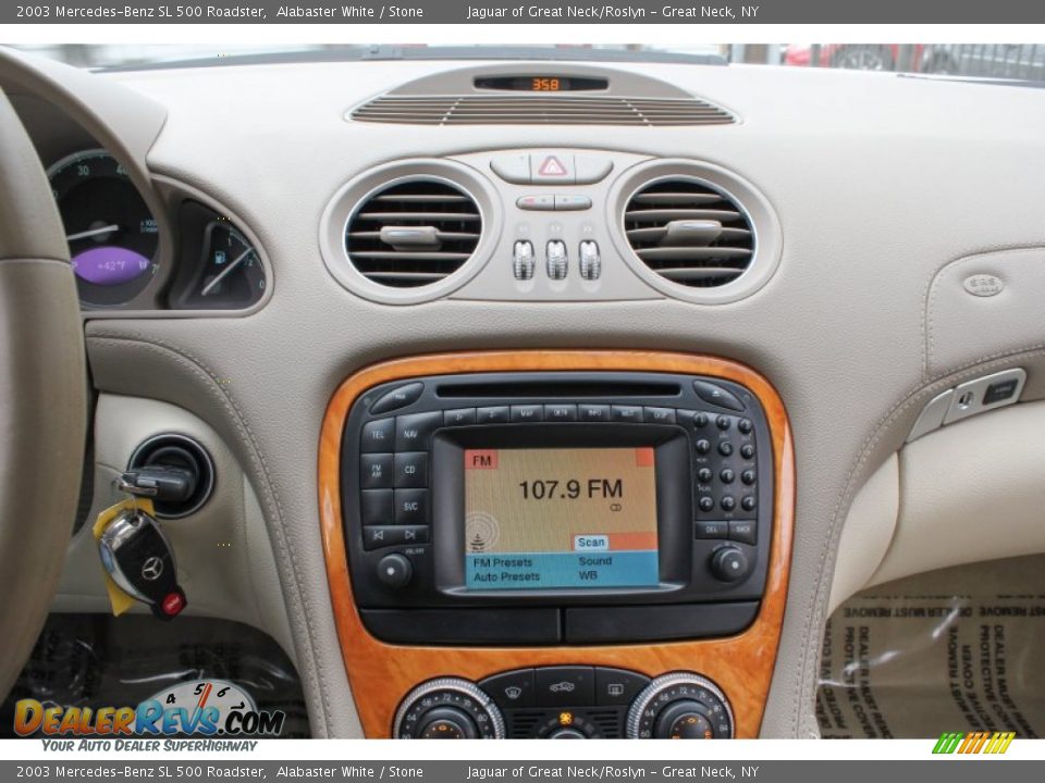 Controls of 2003 Mercedes-Benz SL 500 Roadster Photo #16