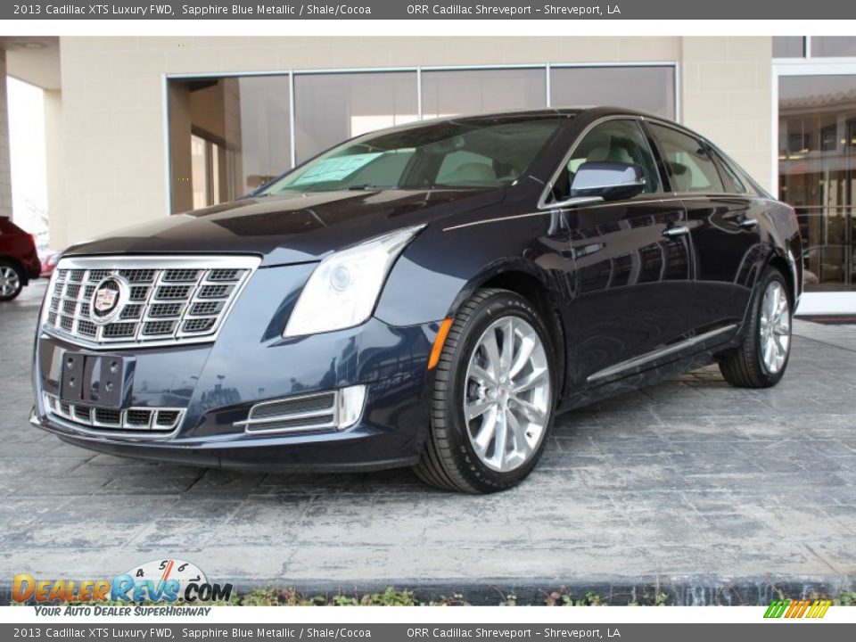 Front 3/4 View of 2013 Cadillac XTS Luxury FWD Photo #1