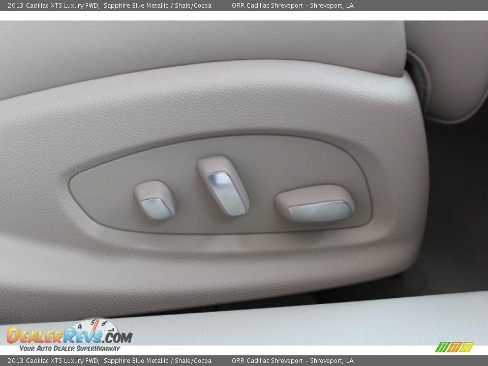 2013 Cadillac XTS Luxury FWD Sapphire Blue Metallic / Shale/Cocoa Photo #28