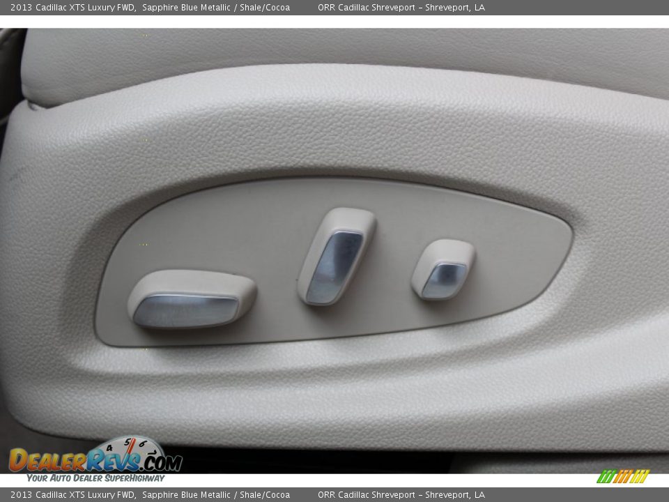 Controls of 2013 Cadillac XTS Luxury FWD Photo #29