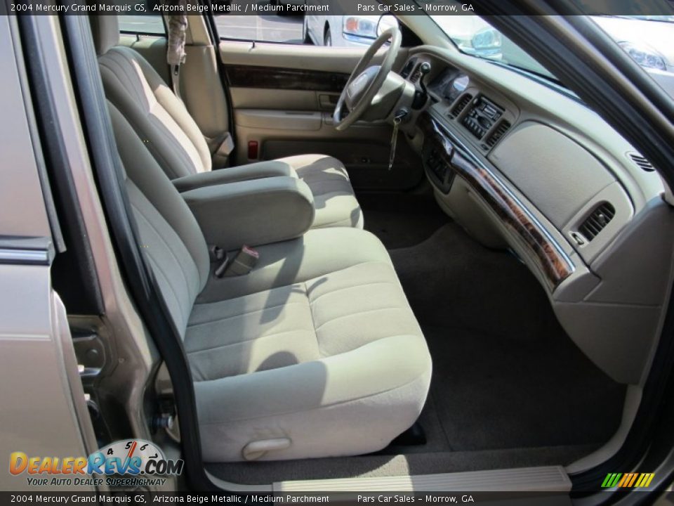 2004 Mercury Grand Marquis GS Arizona Beige Metallic / Medium Parchment Photo #10