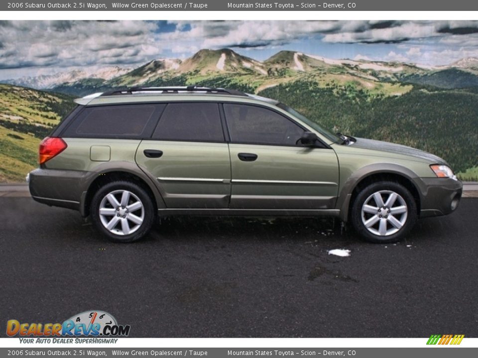2006 Subaru Outback 2.5i Wagon Willow Green Opalescent / Taupe Photo #2