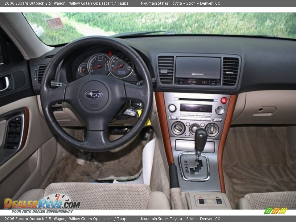 2006 Subaru Outback 2.5i Wagon Willow Green Opalescent / Taupe Photo #12