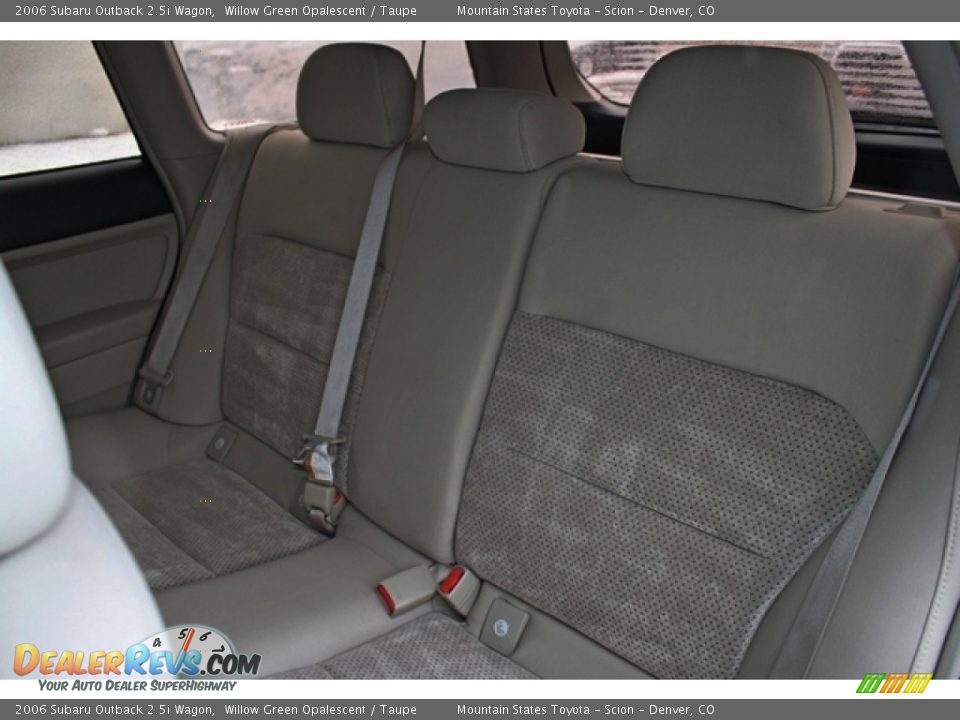 2006 Subaru Outback 2.5i Wagon Willow Green Opalescent / Taupe Photo #19
