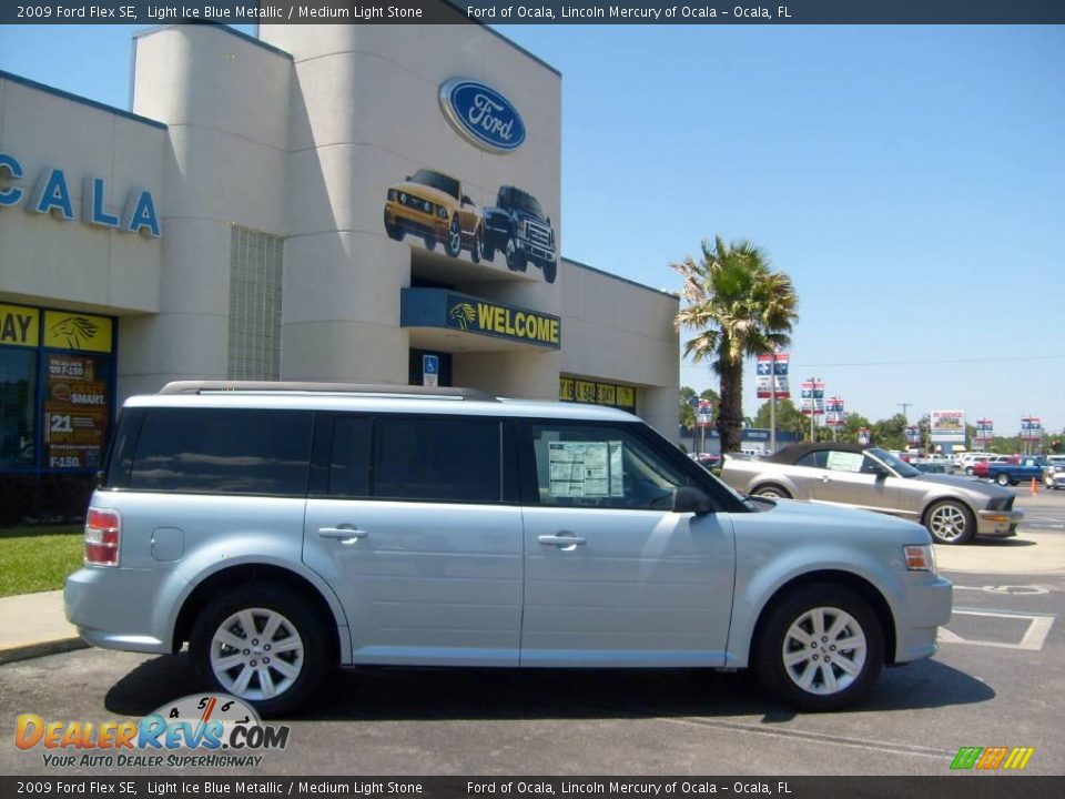 2009 Ford Flex SE Light Ice Blue Metallic / Medium Light Stone Photo #2