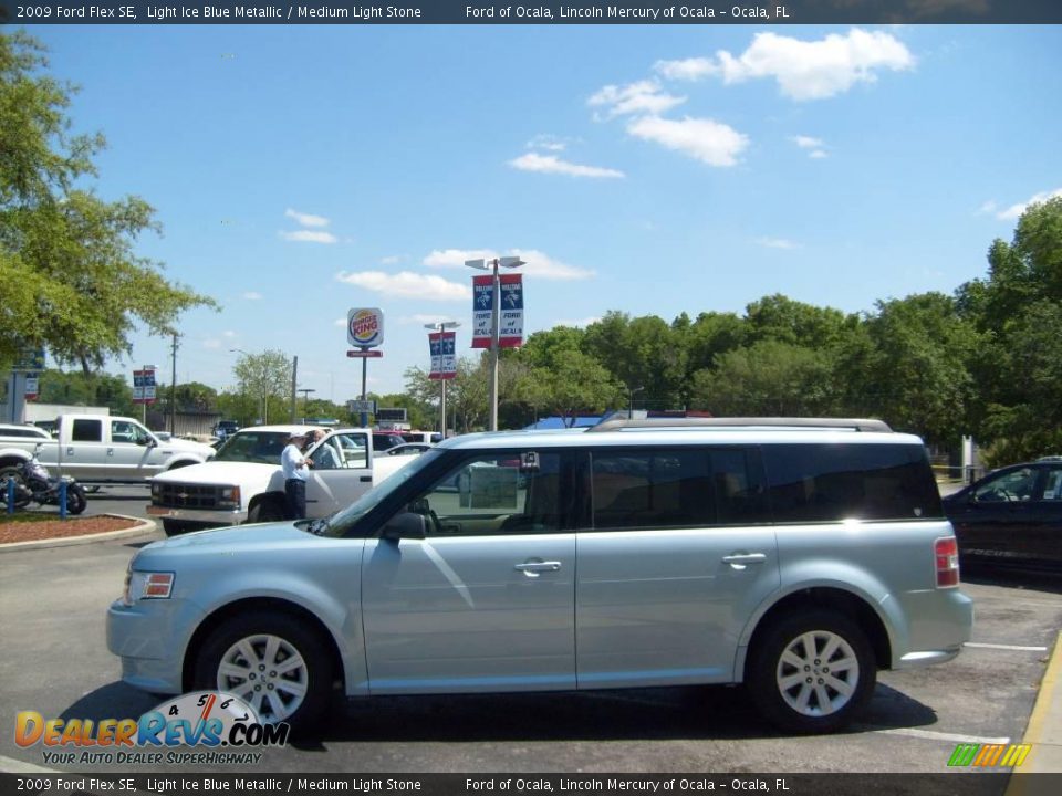 2009 Ford Flex SE Light Ice Blue Metallic / Medium Light Stone Photo #6