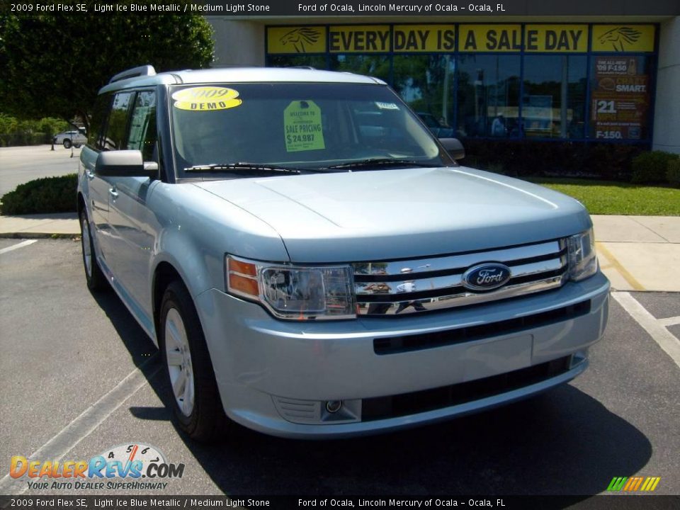 2009 Ford Flex SE Light Ice Blue Metallic / Medium Light Stone Photo #9