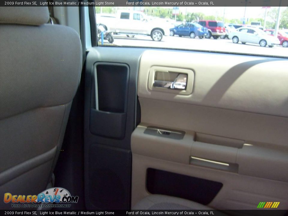 2009 Ford Flex SE Light Ice Blue Metallic / Medium Light Stone Photo #26