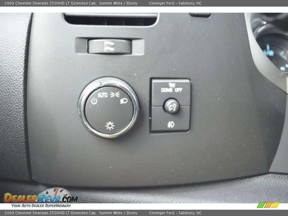 2009 Chevrolet Silverado 2500HD LT Extended Cab Summit White / Ebony Photo #25