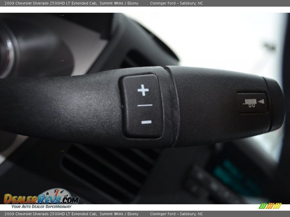 2009 Chevrolet Silverado 2500HD LT Extended Cab Summit White / Ebony Photo #29