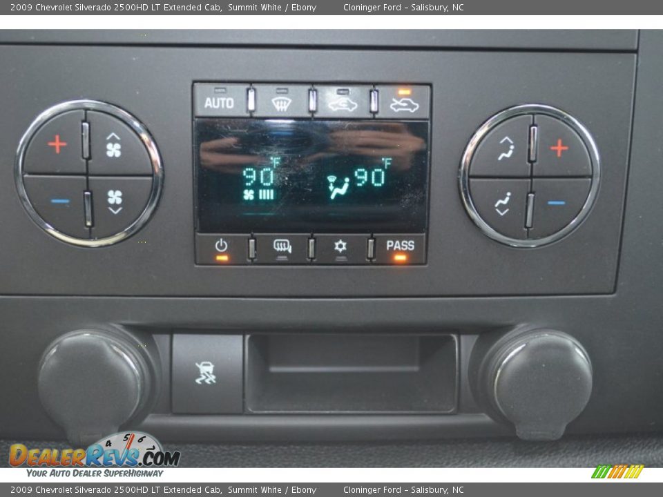 2009 Chevrolet Silverado 2500HD LT Extended Cab Summit White / Ebony Photo #31