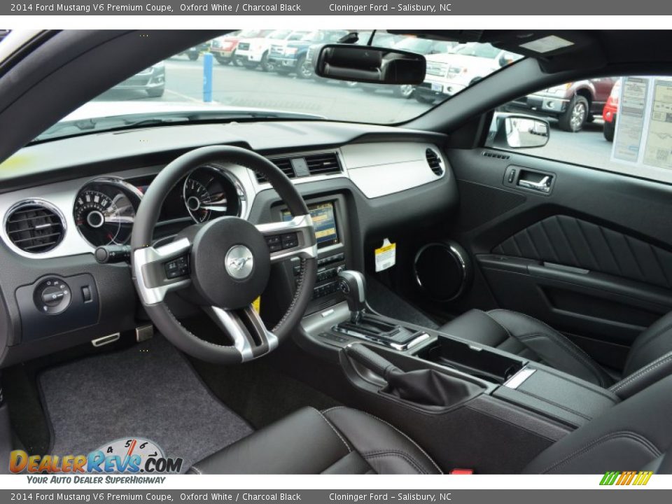 Dashboard of 2014 Ford Mustang V6 Premium Coupe Photo #10