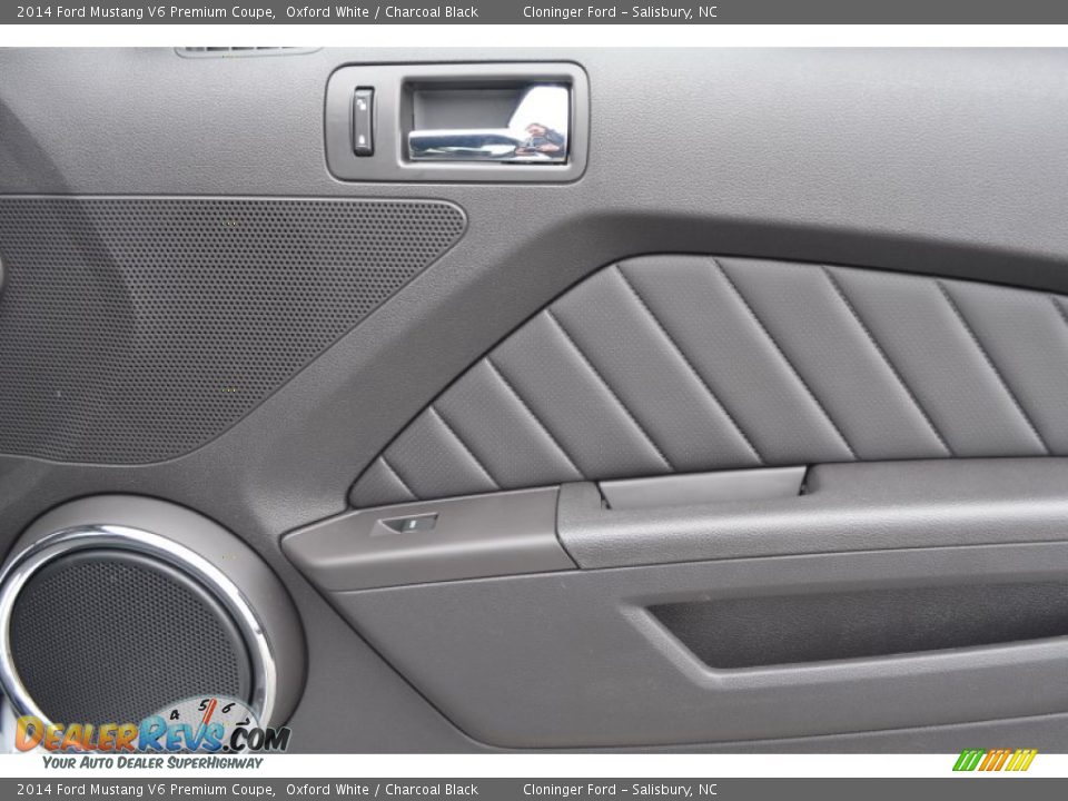 2014 Ford Mustang V6 Premium Coupe Oxford White / Charcoal Black Photo #15