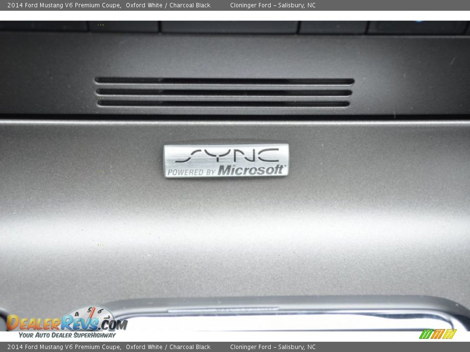 2014 Ford Mustang V6 Premium Coupe Oxford White / Charcoal Black Photo #28