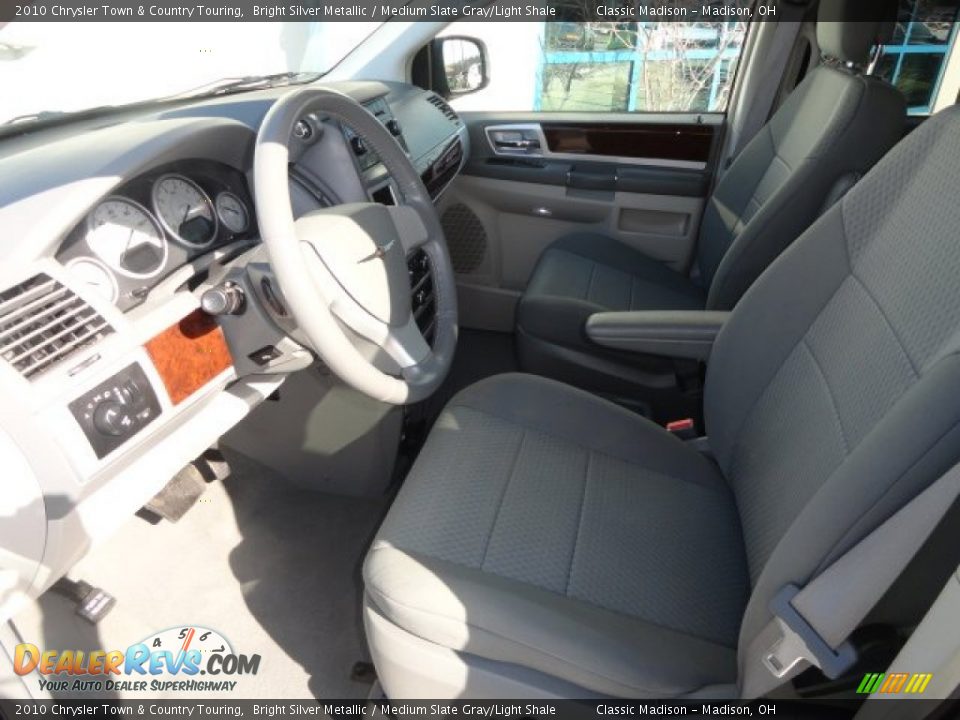 2010 Chrysler Town & Country Touring Bright Silver Metallic / Medium Slate Gray/Light Shale Photo #4