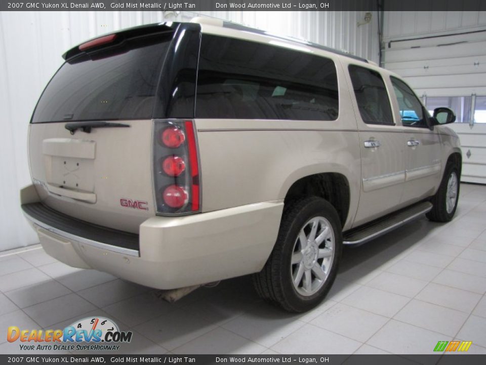 2007 GMC Yukon XL Denali AWD Gold Mist Metallic / Light Tan Photo #2