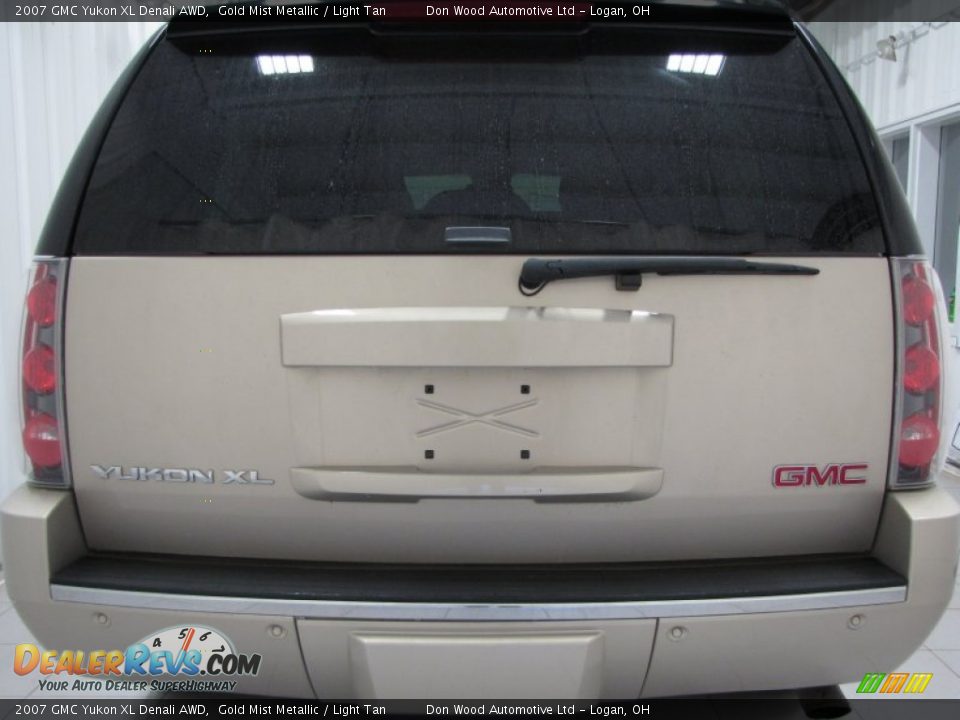 2007 GMC Yukon XL Denali AWD Gold Mist Metallic / Light Tan Photo #4