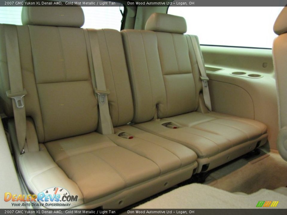 2007 GMC Yukon XL Denali AWD Gold Mist Metallic / Light Tan Photo #10
