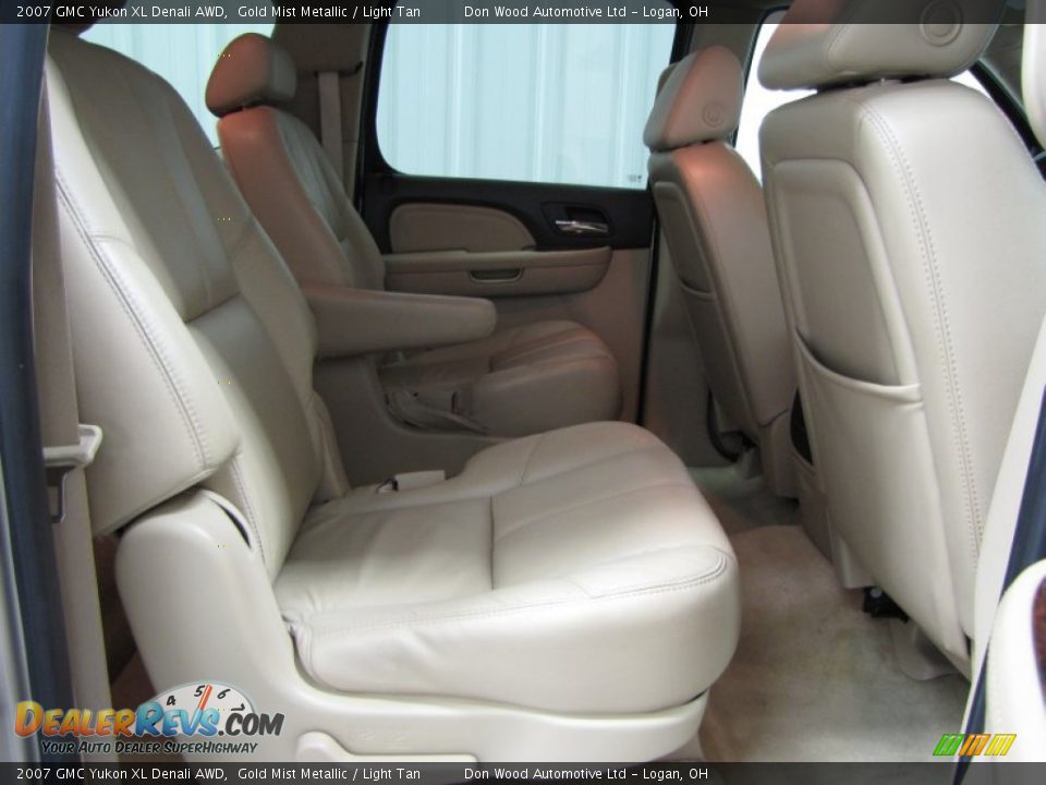 2007 GMC Yukon XL Denali AWD Gold Mist Metallic / Light Tan Photo #11