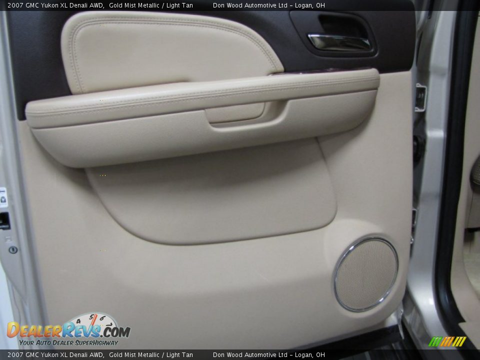2007 GMC Yukon XL Denali AWD Gold Mist Metallic / Light Tan Photo #16