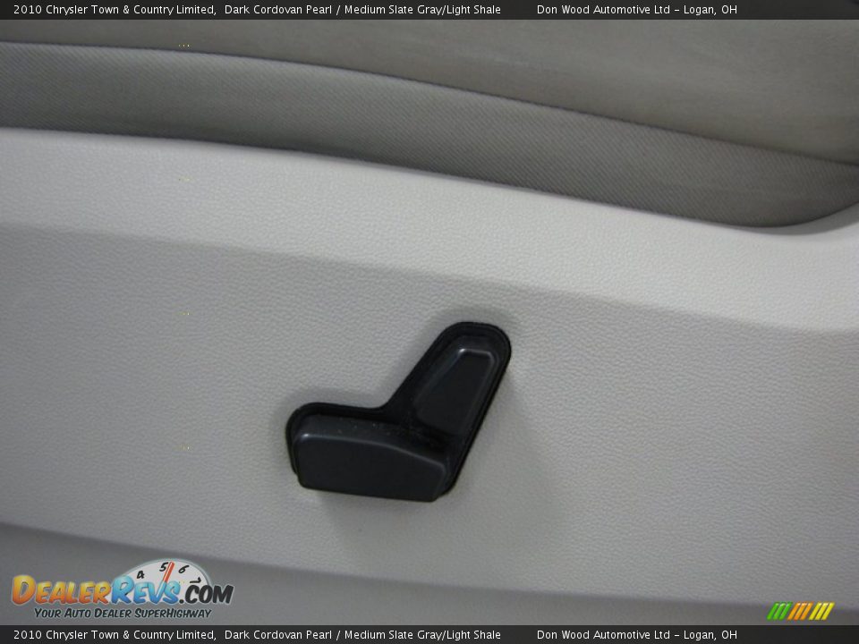 2010 Chrysler Town & Country Limited Dark Cordovan Pearl / Medium Slate Gray/Light Shale Photo #15