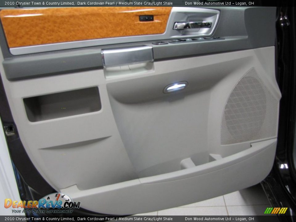 2010 Chrysler Town & Country Limited Dark Cordovan Pearl / Medium Slate Gray/Light Shale Photo #16