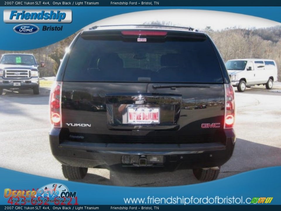 2007 GMC Yukon SLT 4x4 Onyx Black / Light Titanium Photo #7
