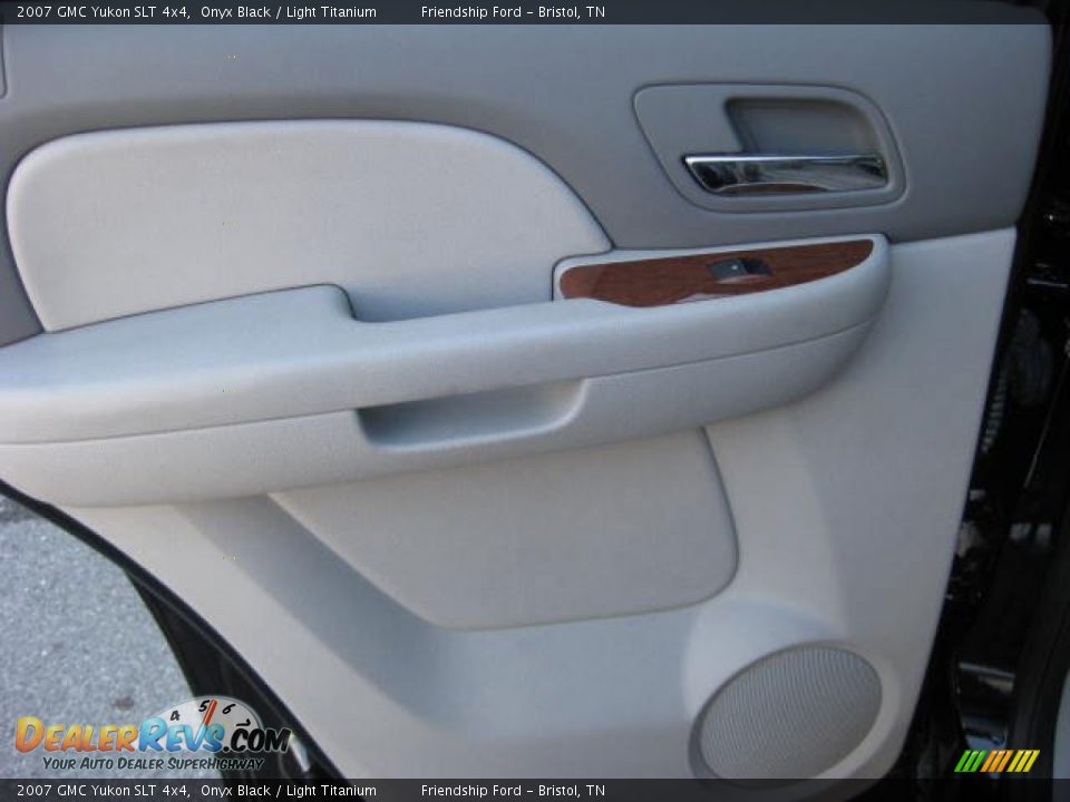 2007 GMC Yukon SLT 4x4 Onyx Black / Light Titanium Photo #16