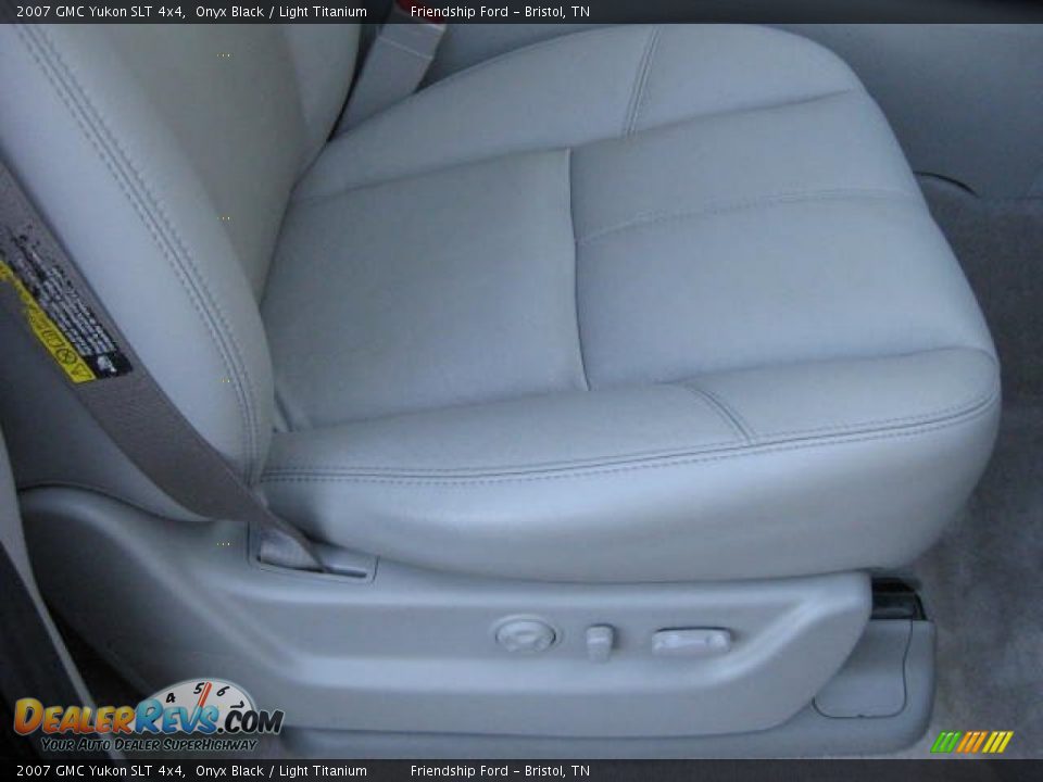 2007 GMC Yukon SLT 4x4 Onyx Black / Light Titanium Photo #18