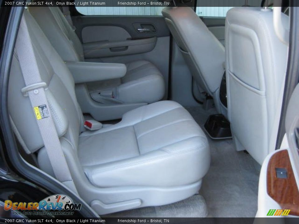 2007 GMC Yukon SLT 4x4 Onyx Black / Light Titanium Photo #20