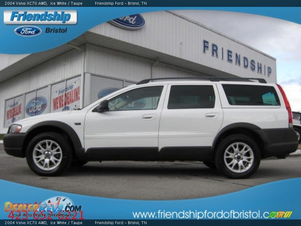 2004 Volvo XC70 AWD Ice White / Taupe Photo #1