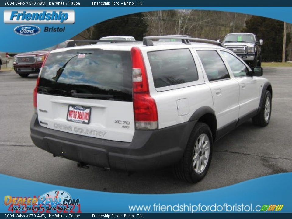 2004 Volvo XC70 AWD Ice White / Taupe Photo #7