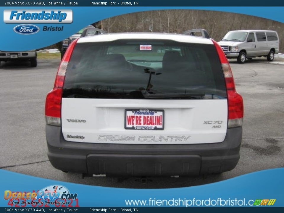 2004 Volvo XC70 AWD Ice White / Taupe Photo #8
