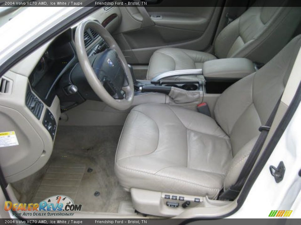 2004 Volvo XC70 AWD Ice White / Taupe Photo #12