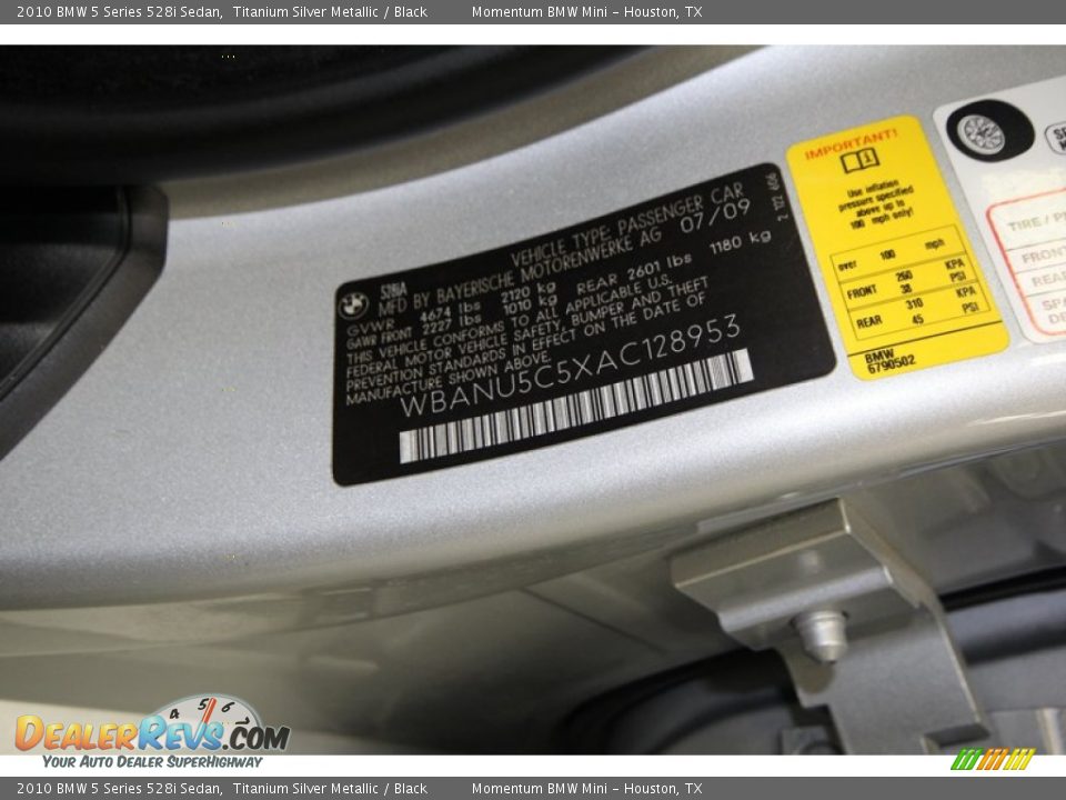 2010 BMW 5 Series 528i Sedan Titanium Silver Metallic / Black Photo #10