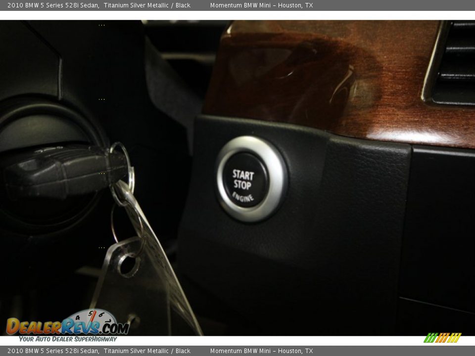 2010 BMW 5 Series 528i Sedan Titanium Silver Metallic / Black Photo #26