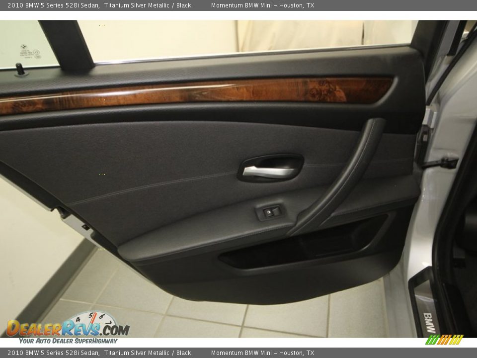 2010 BMW 5 Series 528i Sedan Titanium Silver Metallic / Black Photo #30