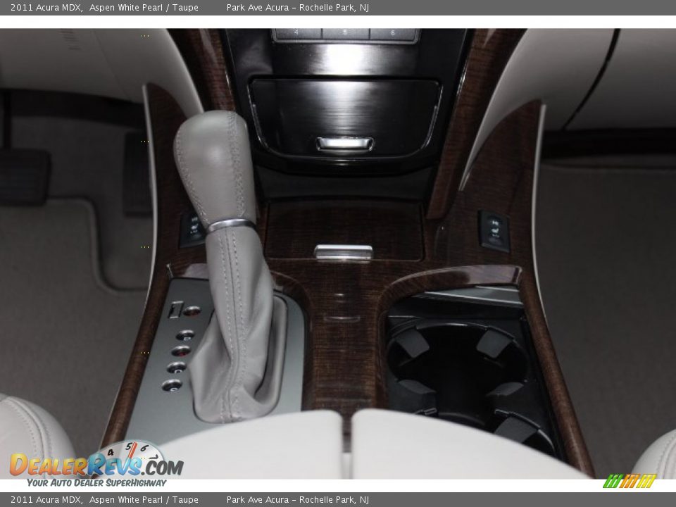 2011 Acura MDX Aspen White Pearl / Taupe Photo #15