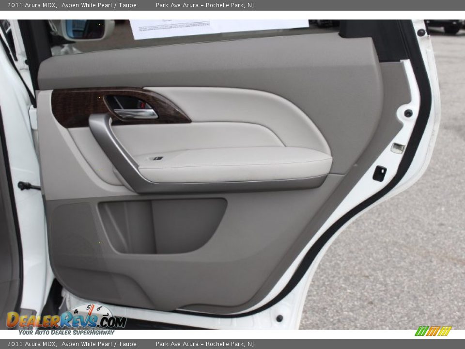 2011 Acura MDX Aspen White Pearl / Taupe Photo #23